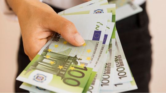 Imagen para el artículo: Cotización del euro y euro blue hoy viernes 5 de junio