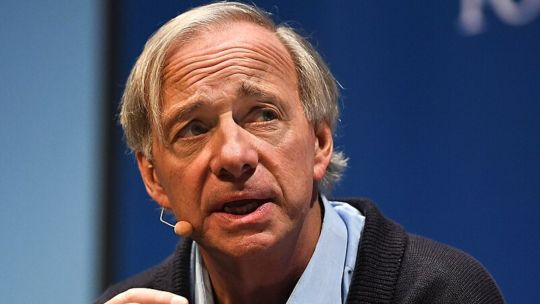Imagen para el artículo: Un millonario alertó sobre el estallido de la "burbuja" de la Inteligencia Artificial
