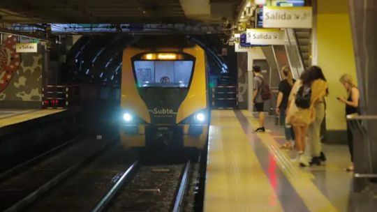 Imagen para el artículo: Reabrió la estación Piedras de la línea A: cómo quedó tras las obras y qué estaciones del subte cerrarán próximamente
