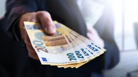 Imagen para el artículo: A cuánto cerró el euro blue hoy, lunes 18 de mayo