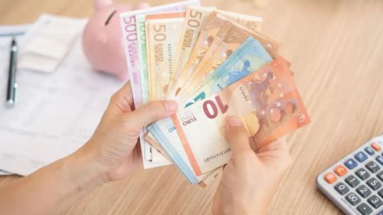 Imagen para el artículo: Cotización del euro y euro blue hoy miércoles 3 de junio