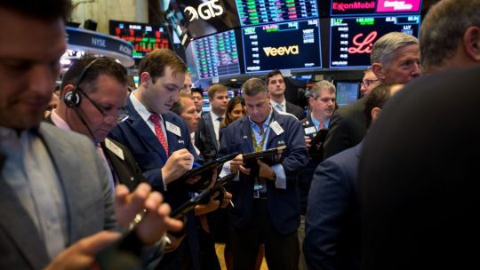 Imagen para el artículo: Acciones de EE.UU. se mantienen en un nivel record a la espera de un acuerdo de paz en Medio Oriente