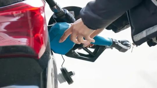 Imagen para el artículo: Combustibles: las ventas volvieron a caer en abril y sólo crecieron las variedades premium