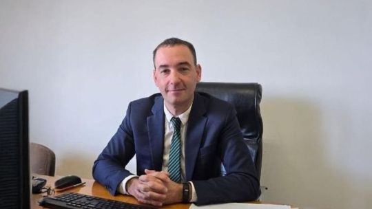 Imagen para el artículo: El hermano de Manuel Adorni corrigió su declaración jurada y sumó una herencia de $21 millones