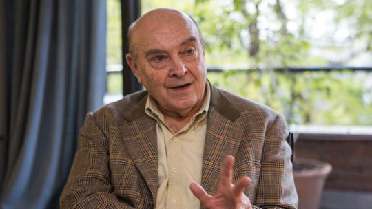 Imagen para el artículo: Cavallo respaldó la acumulación de reservas y reclamó una apertura total del cepo para impulsar créditos en dólares