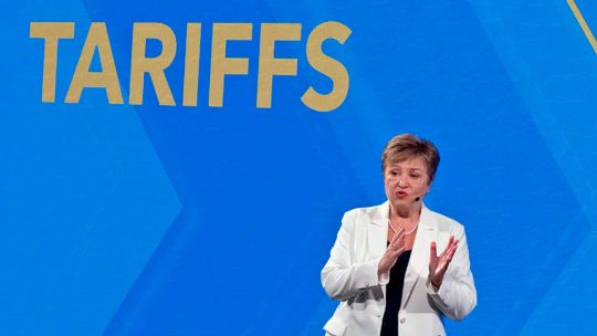 Imagen para el artículo: El FMI tratará la revisión argentina y hay expectativa por el giro de USD 1.000 millones