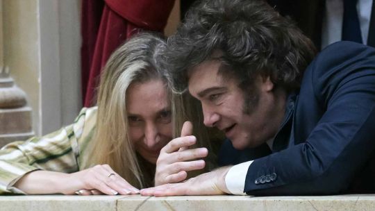 Imagen para el artículo: Por qué Milei no logra interceder en la interna entre Karina y Santiago Caputo