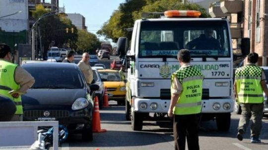 Imagen para el artículo: Convivencia urbana: el nuevo cuerpo de tránsito porteño que busca erradicar la doble fila sin recurrir a las multas