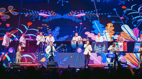 Imagen para el artículo: Primera noche de Los Angeles Azules en Buenos Aires: fervor de los fans y pura cumbia tradicional