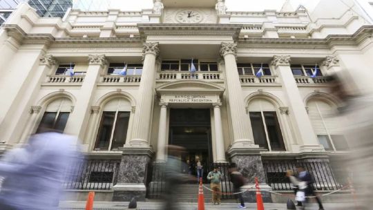 Imagen para el artículo: Inflación y dólar: qué proyectan las consultoras que releva el Banco Central
