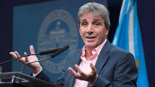 Imagen para el artículo: Luis "Toto" Caputo: "Hoy la gente compra termos baratos y de mejor calidad"