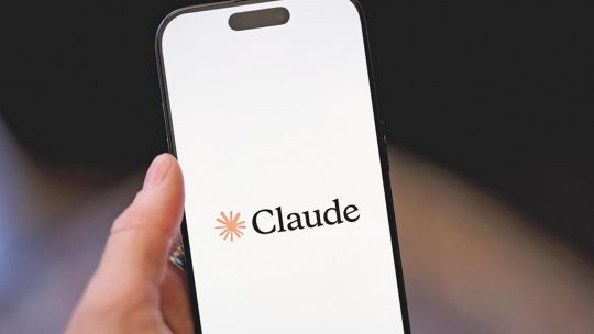 Imagen para el artículo: Anthropic quiere que Claude sea tu nuevo colega en Slack