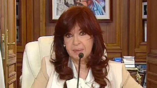 Imagen para el artículo: Cristina Kirchner presentó un recurso de queja ante la Corte para que no le decomisen bienes a sus hijos