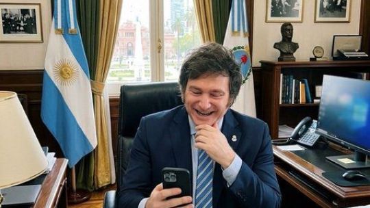 Imagen para el artículo: Vivir en las redes: la obsesión de Javier Milei