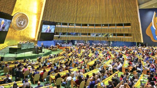 Imagen para el artículo: La ONU advierte que la inteligencia artificial consumirá en 2030 tanta agua como 1.300 millones de personas