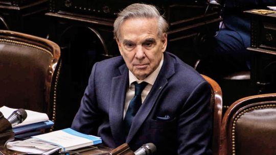 Imagen para el artículo: Miguel Ángel Pichetto: “No veo que 2027 sea de un outsider, más bien de un hombre del sistema”