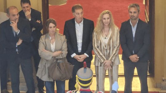 Imagen para el artículo: Foto sugestiva: Karina Milei con todo su equipo pero sin Adorni