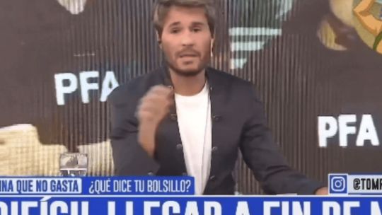 Imagen para el artículo: Hilarante: el periodista Tomás Dente se peleó con los zócalos de su programa