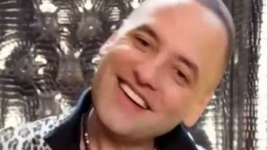 Imagen para el artículo: El video con IA de Adorni caracterizado como Ricardo Fort
