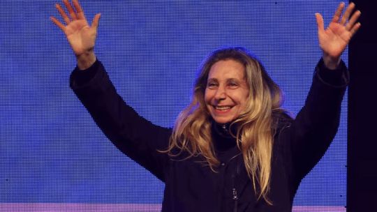 Imagen para el artículo: La Secretaría General de Presidencia aumentó sus fondos un 141% y mantiene en reserva los consumos de tarjetas corporativas