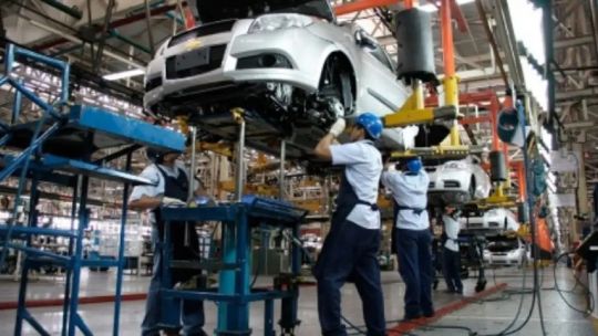 Imagen para el artículo: La actividad industrial cayó 0,4% en abril, según estimación de la UIA