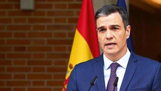 Imagen para el artículo: La Guardia Civil requisó la sede del PSOE en Madrid, mientras Pedro Sanchez reafirma el apoyo a Zapatero