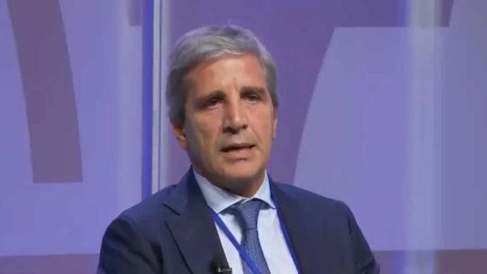 Imagen para el artículo: Luis Caputo recibió a las autoridades de la UIA, que solicitaron suspender las ejecuciones fiscales y reducir las contribuciones patronales