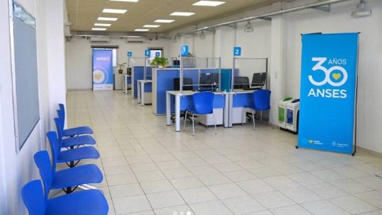 Imagen para el artículo: Cobros ANSES de fin de mes: el esquema definitivo para jubilados superiores a la mínima y desempleo