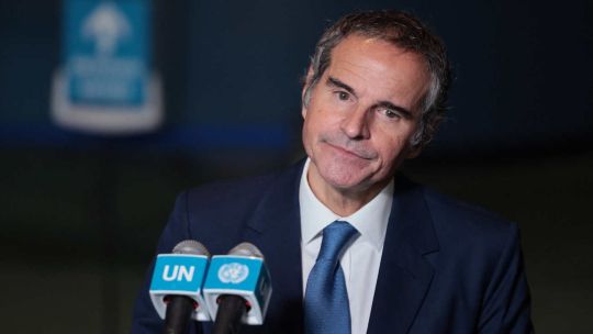 Imagen para el artículo: La política exterior de Milei complica la candidatura de Grossi a la ONU pero no lo saca de carrera