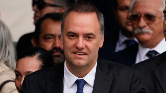 Imagen para el artículo: Adorni, el salvavidas de plomo: la tapa de NOTICIAS