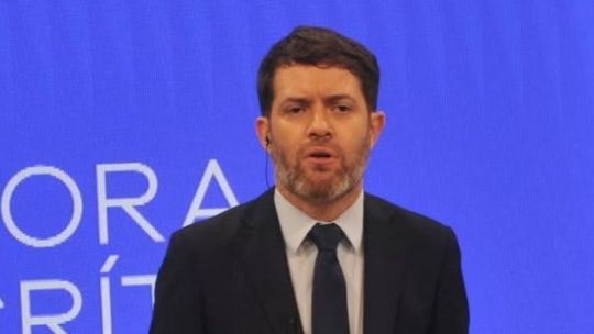 Imagen para el artículo: Guerra de periodistas: Nacho Ortelli llamó "pavo" al colega que grabó en Casa Rosada con lentes inteligentes