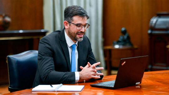 Imagen para el artículo: Viceministro de economía de Alberto Fernández cree que Caputo no tiene asegurada la paz cambiaría de 2027