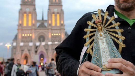 Imagen para el artículo: El catolicismo dejó de ser la identidad dominante de los argentinos