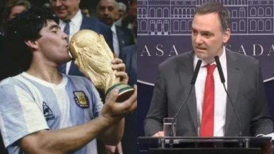 Imagen para el artículo: La maldición de Maradona: el día que Adorni quiso ningunear al "Diez"