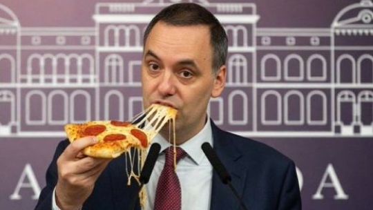 Imagen para el artículo: Una cervecería lanzó las Pizzas Adorni: "Inentendiblemente ricas"