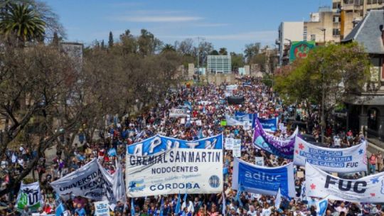 Imagen para el artículo: UNC: docentes universitarios paran toda la semana en reclamo del cumplimiento de la ley de financiamiento