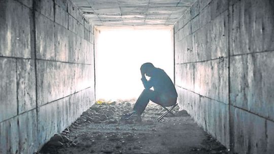 Imagen para el artículo: "Pandemia" de soledad masculina: ¿por qué los hombres están solos?
