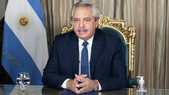 Imagen para el artículo: Adorni, la cara de un problema que empezó antes