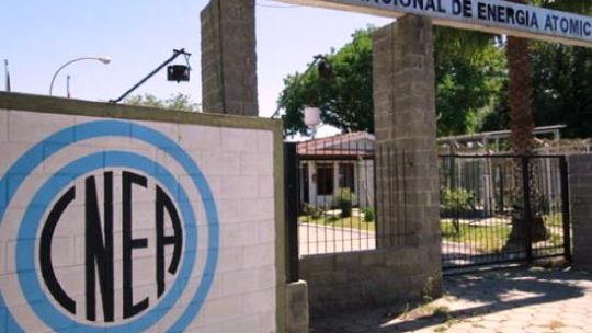 Imagen para el artículo: "Un remate de soberanía": advierten que Milei privatizará las reservas de uranio argentinas para vendérselas a EE.UU.