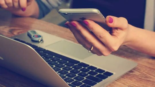 Imagen para el artículo: El avance de la comunicación y el marketing digital: “Una persona con una cámara te está moviendo un mercado gigantesco”