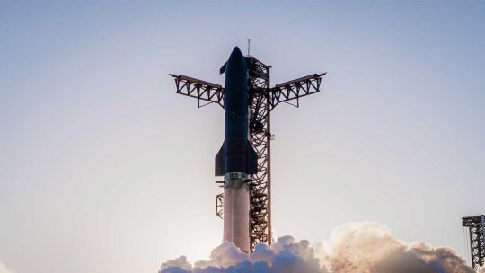 Imagen para el artículo: SpaceX lanza con éxito Starship V3: hitos y fallas del Vuelo 12 a la Luna