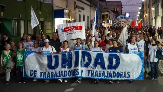 Imagen para el artículo: Fernando Ramírez: "Con Milei los docentes acumulamos un 150% de pérdida real del poder adquisitivo"