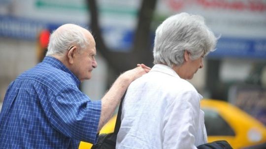 Imagen para el artículo: El drama de los ingresos: se conoció cuánto necesita un jubilado para alquilar y vivir en CABA