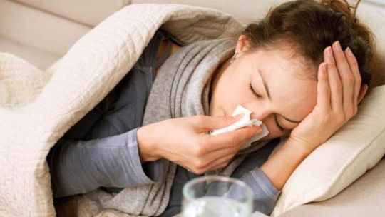Imagen para el artículo: Enfermedades respiratorias en otoño: las señales que indican que un resfrío puede ser algo más serio
