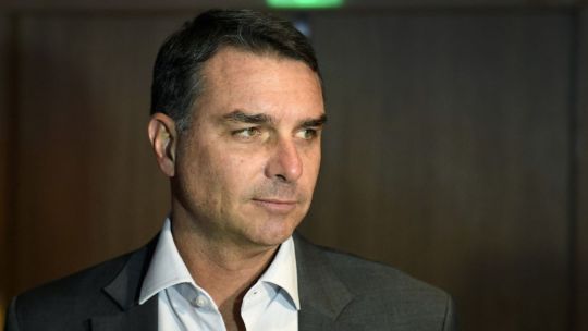 Imagen para el artículo: Flavio Bolsonaro viaja a Washington en busca de una foto con Donald Trump