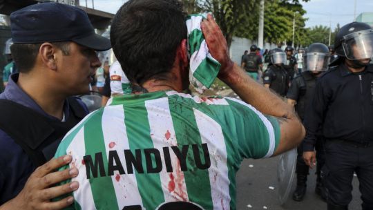 Imagen para el artículo: Fallo histórico: ratifican indemnización para un hincha de Mandiyú que perdió un ojo por un balazo policial