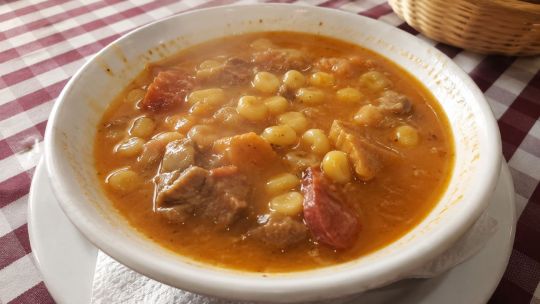 Imagen para el artículo: Receta de locro criollo tradicional paso a paso: el clásico casero e infaltable para este 25 de mayo