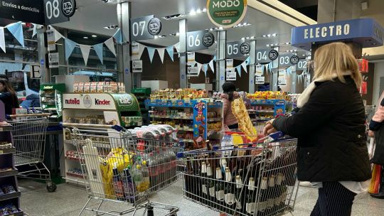 Imagen para el artículo: Ofertas para el Mundial 2026: cómo acceder a descuentos en alimentos, bebidas y Smart TV con financiación especial