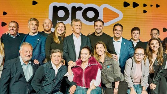 Imagen para el artículo: Encuesta: Mauricio Macri no logra recuperar al PRO y queda relegado en la carrera hacia 2027