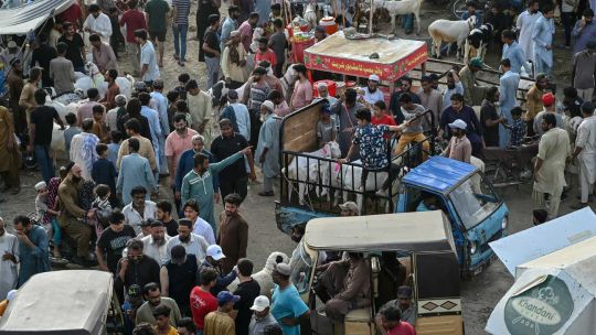 Imagen para el artículo: Pakistán: 24 muertos tras el ataque a un tren donde viajaba personal militar